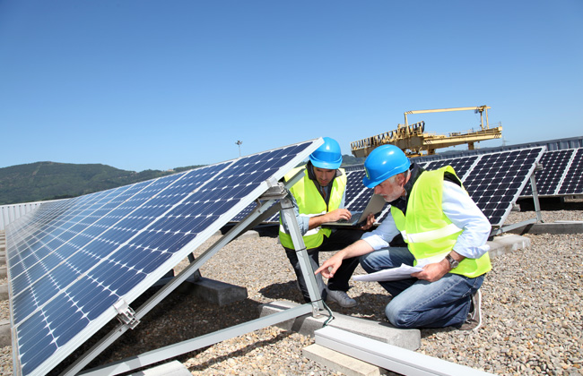 4 Useful Solar Panel Maintenance Tips for Beginners