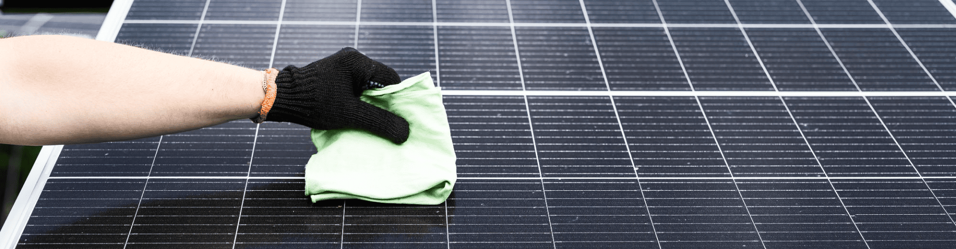 Solar Panel Cleaning | Avoid These Mistakes | Professional vs DIY